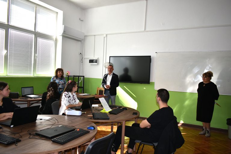 Общество | Състезание по машинопис се проведе във Велико Търново