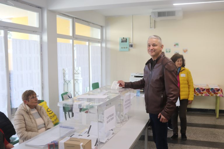 Горещи новини | Ангел Янчев: „Гласувах за силна българска войска и в защита на българския лев“