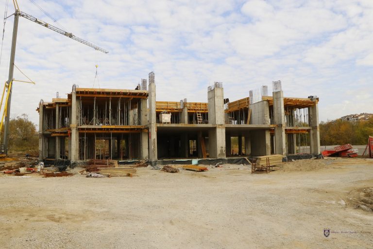 Горещи новини | Напредва строежът на новата детска градина