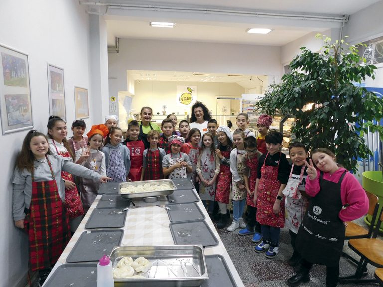 СУ “Емилиян Станев” отбеляза с редица прояви Деня на християнското семейство