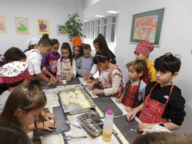 СУ “Емилиян Станев” отбеляза с редица прояви Деня на християнското семейство