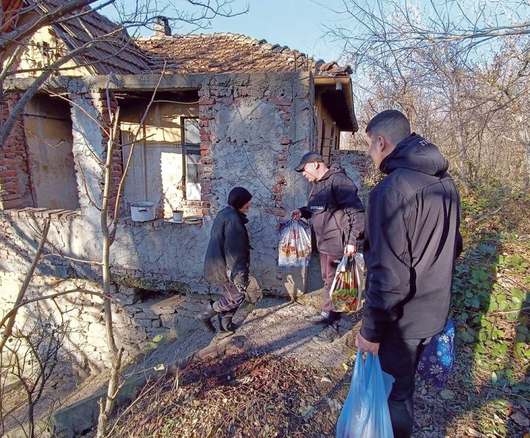 “Синя Коледа” отново ще зарадва възрастните хора във Великотърновско