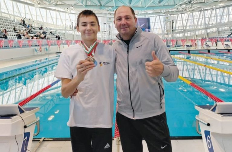 Спорт | Матей Николов с четири медала от Държавното по плуване