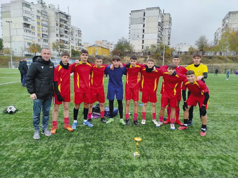 Спорт | С 25:0 голова разлика  ПМГ “В. Друмев” стана  общински шампион по футбол