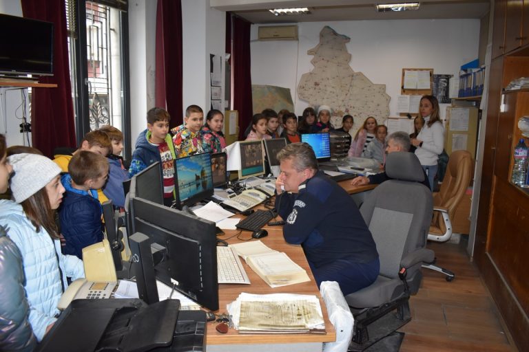 Четвъртокласници гостуваха в полицията