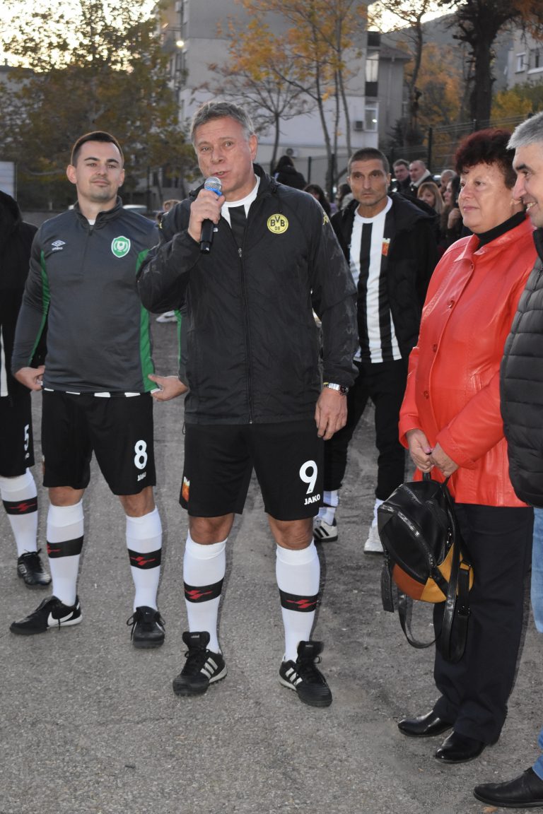 Откриха „Арена Георги Измирлиев“ – най-модерния училищен терен в Г. Оряховица