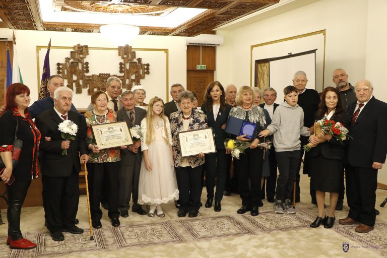 Осем двойки отпразнуваха диамантени сватби във Велико Търново