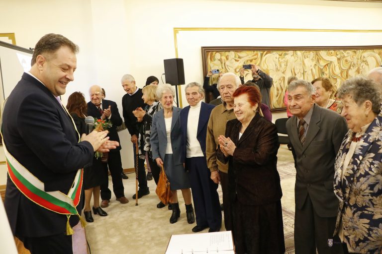 Осем двойки отпразнуваха диамантени сватби във Велико Търново