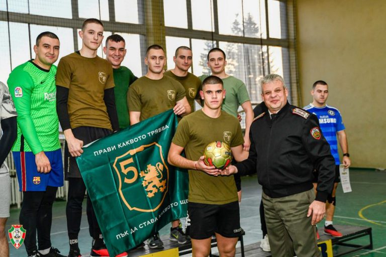 Спорт | 11 отбора се пуснаха в турнира  по футбол на НВУ “Васил Левски”