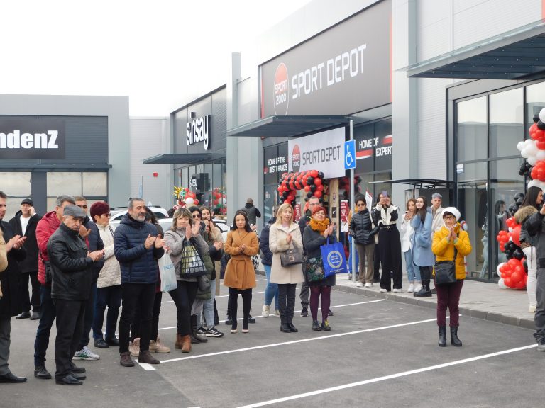 Разширеният и обновен Търговски парк отвори врати и ще радва великотърновци