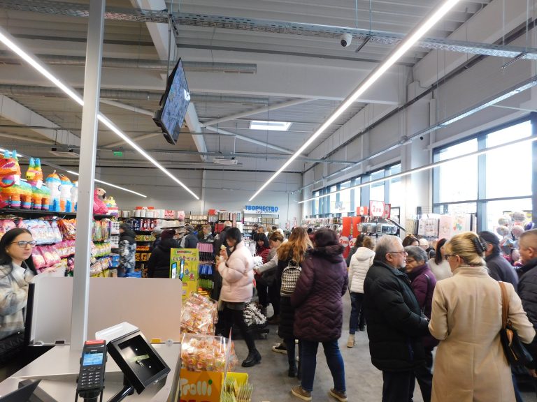 Разширеният и обновен Търговски парк отвори врати и ще радва великотърновци