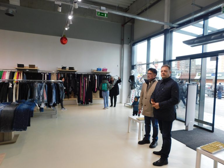 Разширеният и обновен Търговски парк отвори врати и ще радва великотърновци