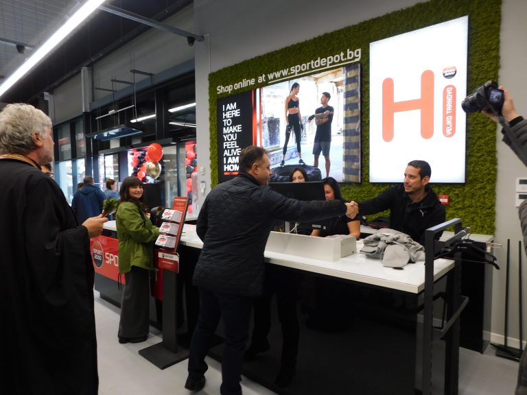 Разширеният и обновен Търговски парк отвори врати и ще радва великотърновци