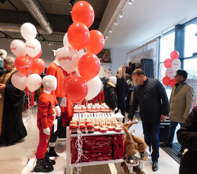 Разширеният и обновен Търговски парк отвори врати и ще радва великотърновци