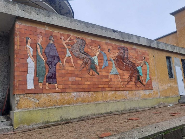 Събориха автогарата в Горна Оряховица