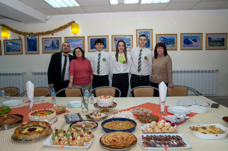 Общество | 38 кулинари показаха майсторството си в Деня на производителя