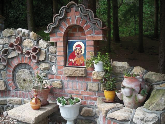 Чудотворни икони на Св. Богородица помагат на болни в Арбанаси и в Свищов