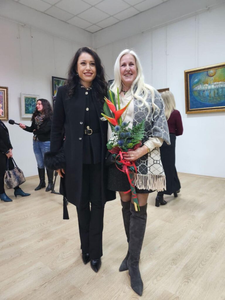 Ваня Енчева откри първата си самостоятелна изложба в Полски Тръмбеш