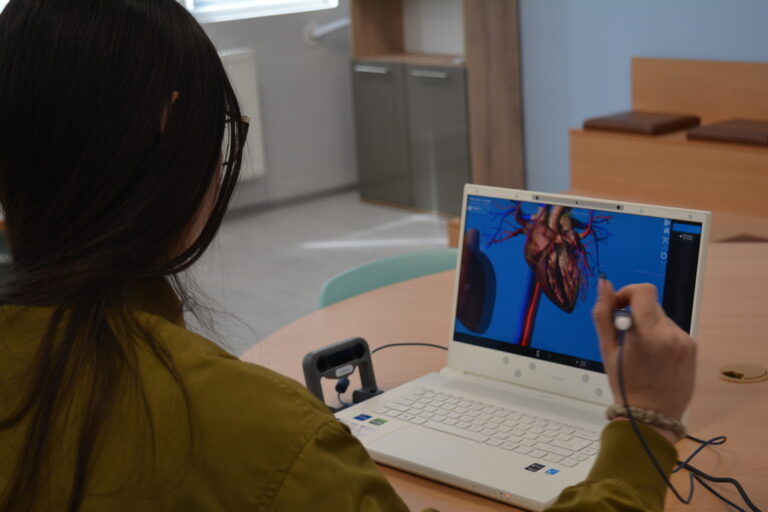 STEM център разкрива нови възможности за учениците от ПГАТ „Цанко Церковски“