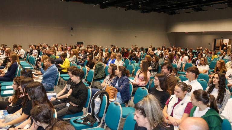 Денят на гимназиите събра 13 училища в Бизнес парк Велико Търново