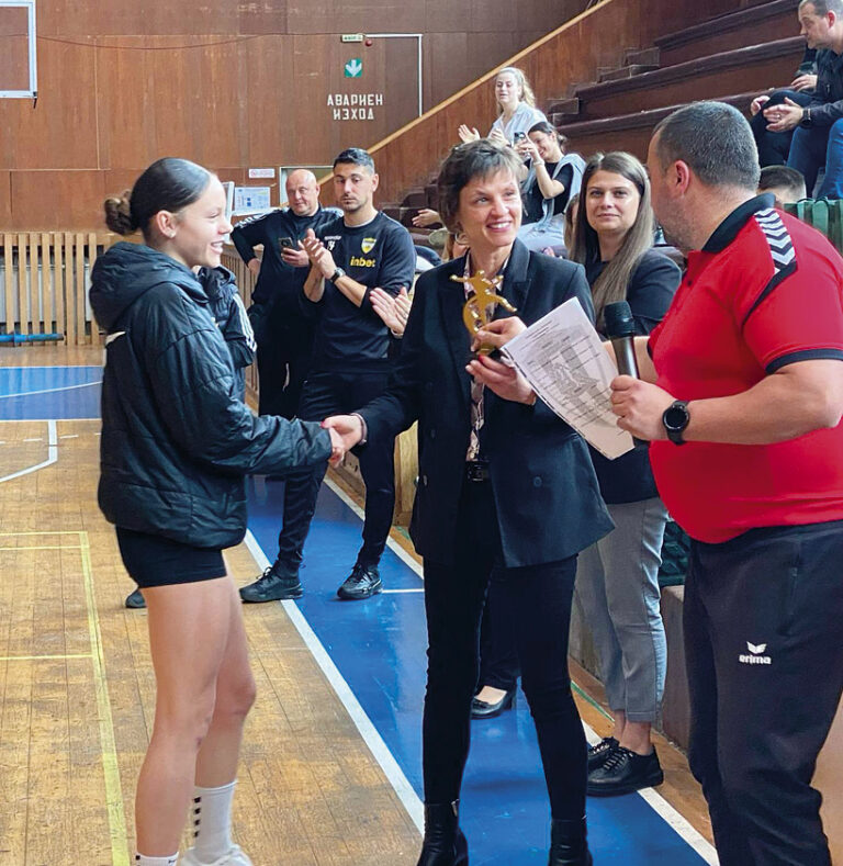 Хандбалистките на Езикова – трети в страната на Ученическите игри