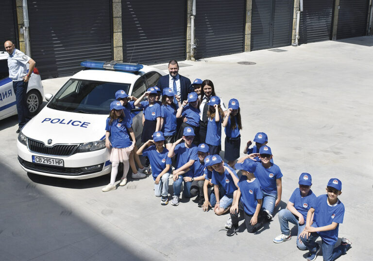 Ученици посетиха  търновската полиция