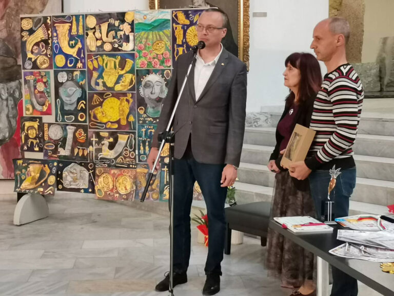 „Движение на просветителите“ откри  изложба „Долината на тракийските царе“