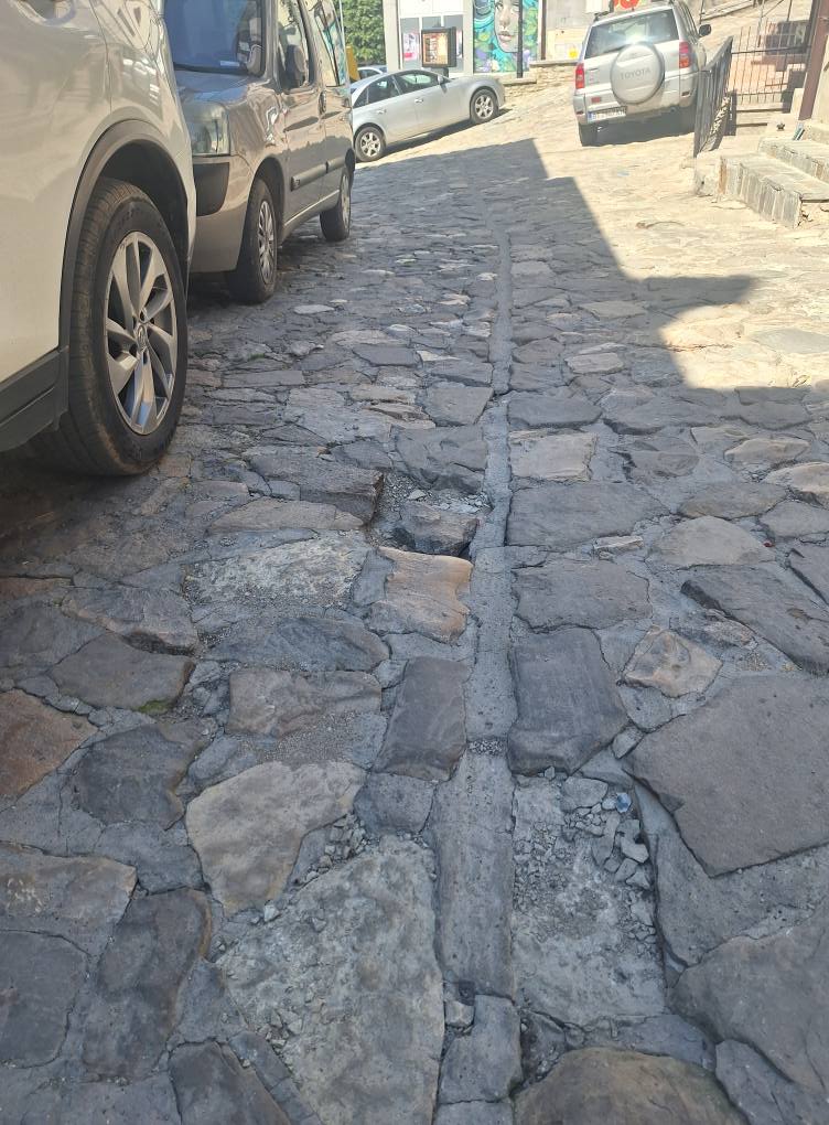 Горещи новини | Коли разбиват калдаръма на Самоводската чаршия