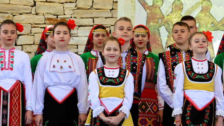 Горещи новини | Арбанаси стана столица на българския фолклор