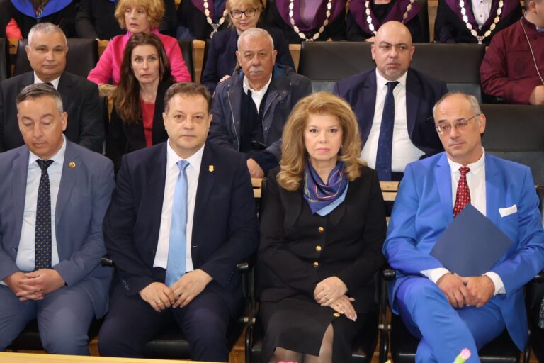 Вицепрезидентът Илияна Йотова е новият Почетен доктор на ВТУ