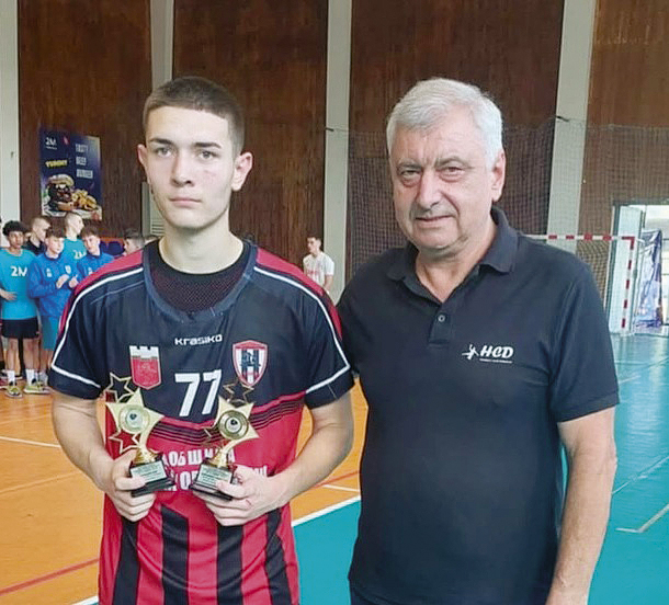 Юношите до 16 г. на ХК “Локомотив” (ГО) станаха шампиони на България