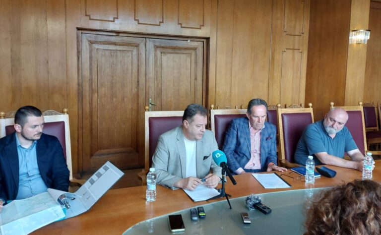 Горещи новини | Даниел Панов: „Няма никаква опасност от воден режим“