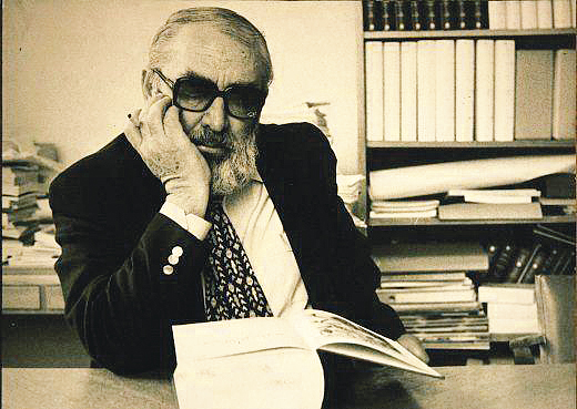 Общество | Писателят Серафим Северняк  отровен от ДС в кръчма в Куба