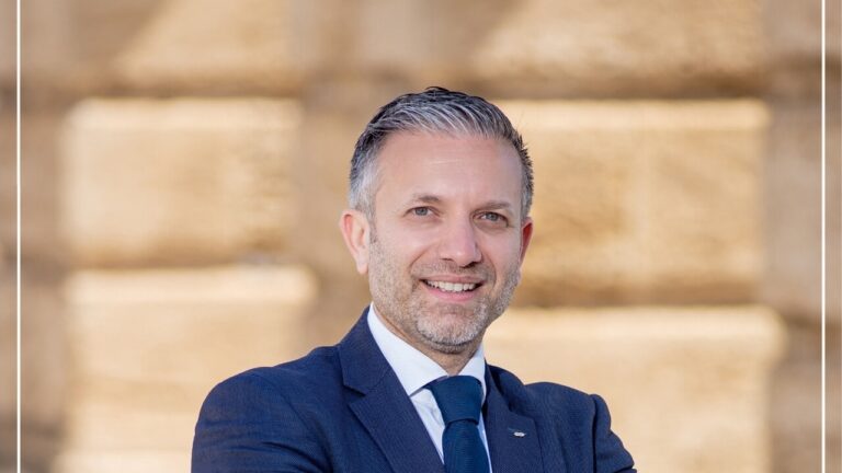 Общество | Италиански визионер ще участва в кръгла маса за изкуствения интелект в Павликени