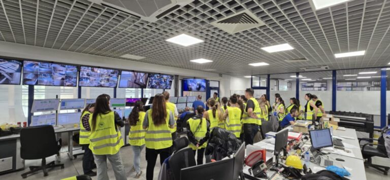 „Кроношпан“ – база за обучение на бъдещи дизайнери, мебелисти и лесовъди