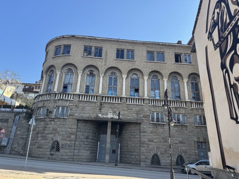 Горещи новини | Стартира подписка за реставрация на Старата поща