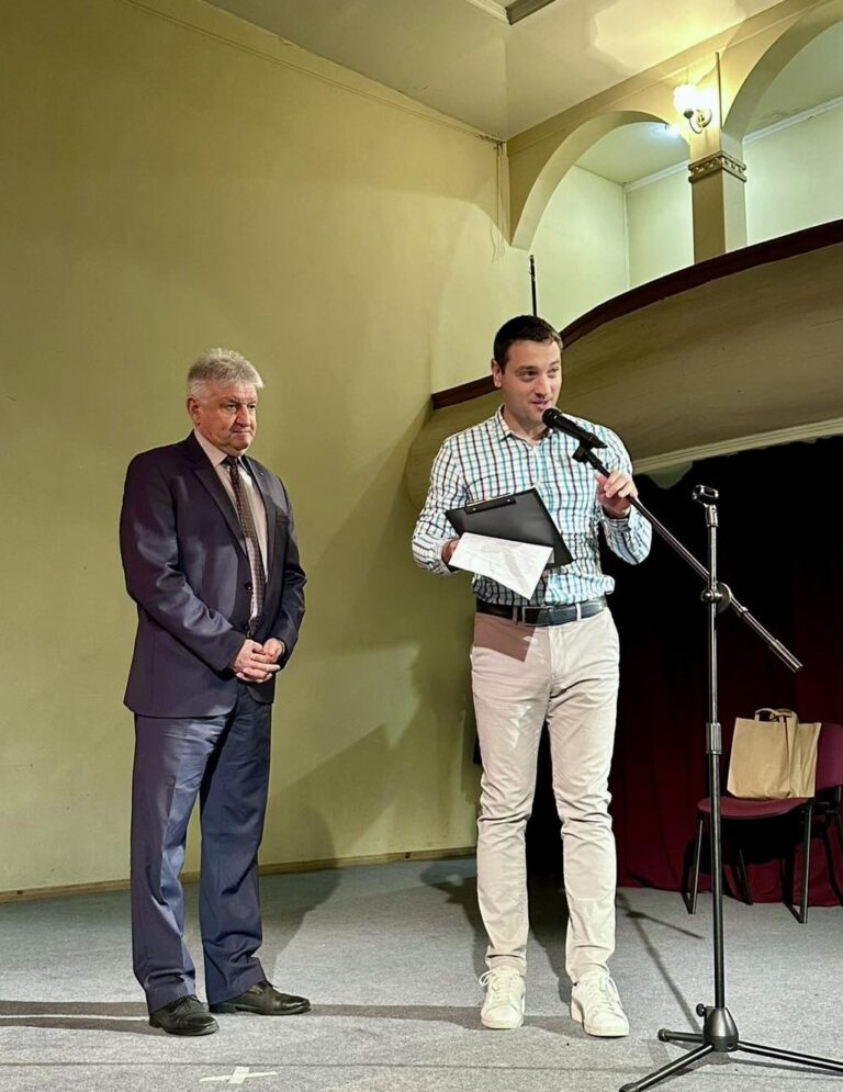 Зрелостници от две водещи великотърновски училища се дипломираха