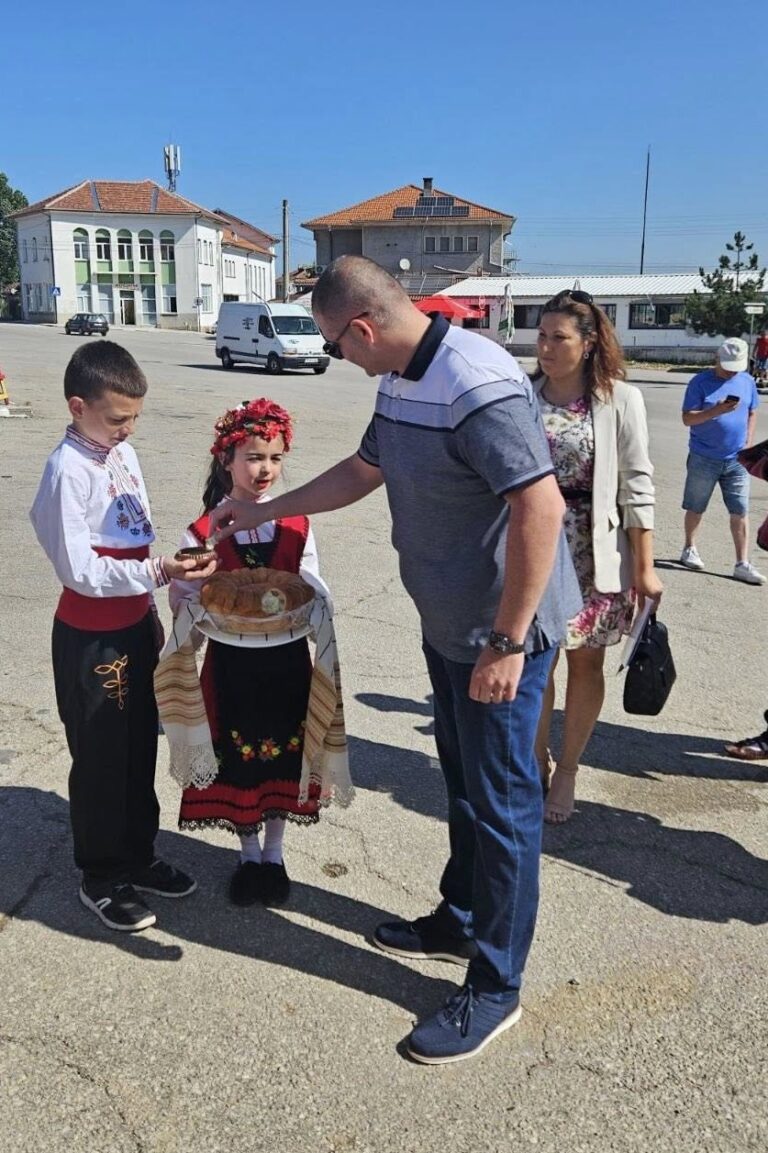 В Мерданя с песни за хайдути, възстановка и народни танци самодейци припомниха героичното ни минало