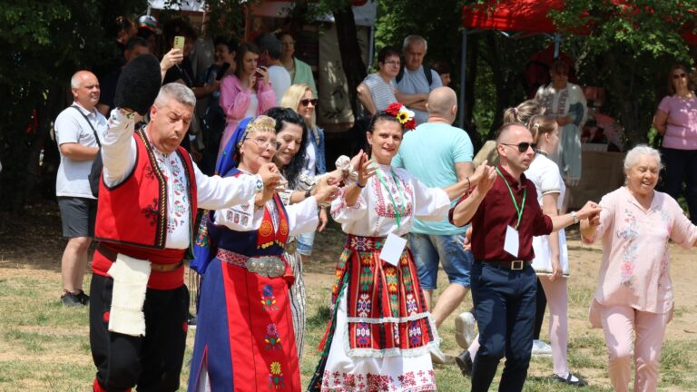 2500 участници в Петропавловския събор на народното творчество, Илияна Йотова гост на празника