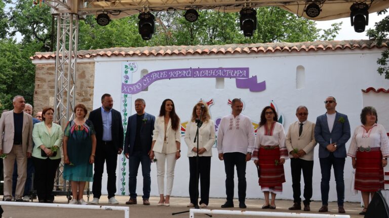 2500 участници в Петропавловския събор на народното творчество, Илияна Йотова гост на празника