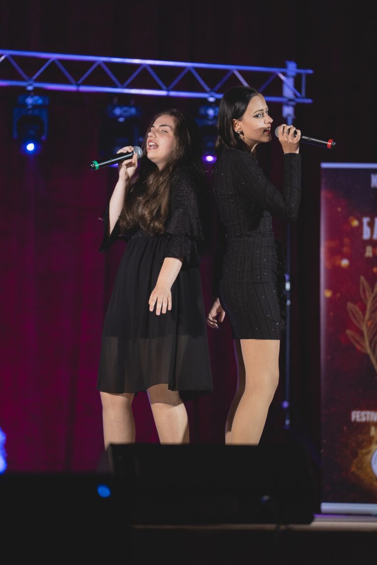 Златният отбор певци на СУ “Емилиян Станев“ с  11  призови отличия от два фестивала