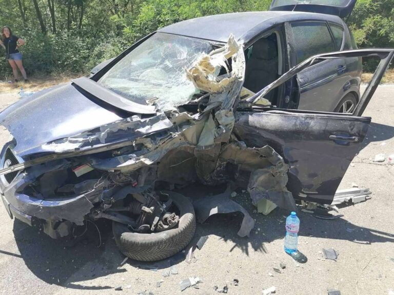 Горещи новини | Четирима ранени  при катастрофа