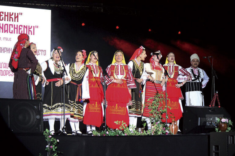 “Бели рози” и “Луди Млади” излизат на сцената във В. Търново