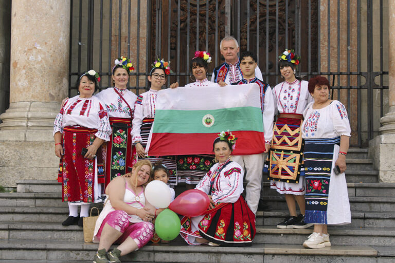 9 състава ще участват в първия Фестивал на фолклорните състави на българите в чужбина