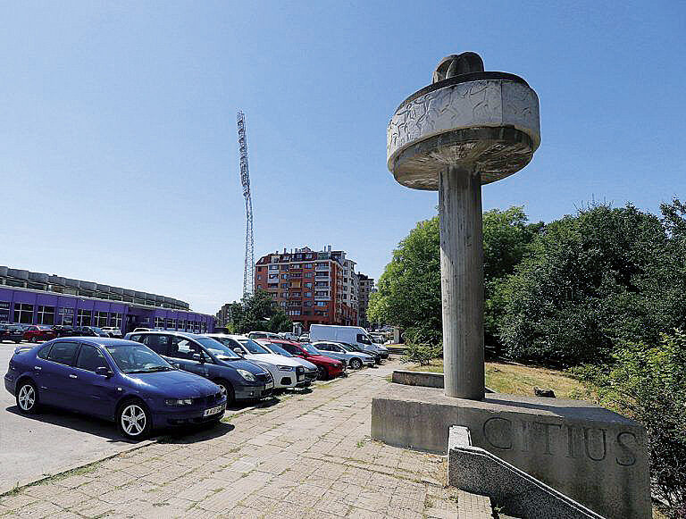 Общество | Преди 45 г. е открит е единственият Паметник на олимпийския огън