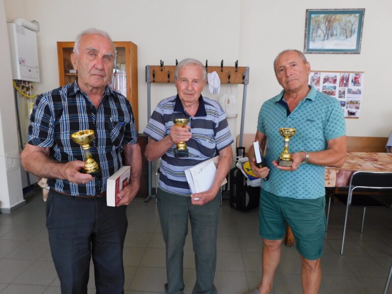 Великотърновските шахматни ветерани почетоха с паметен турнир Пламен Кънчев