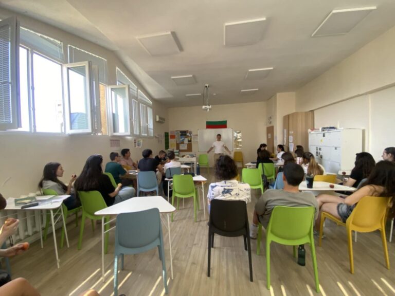 Общество | Актьор от великотърновския театър вдъхнови софийски ученици