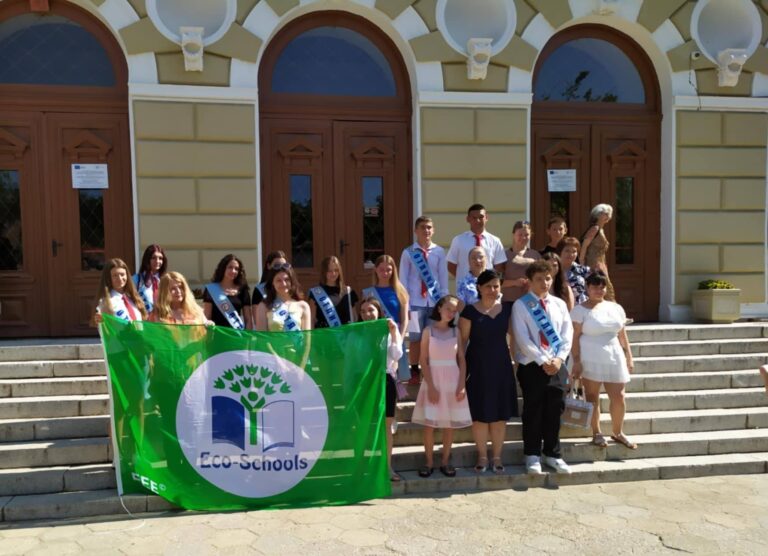 Общество | Свищовска гимназия стана екоучилище