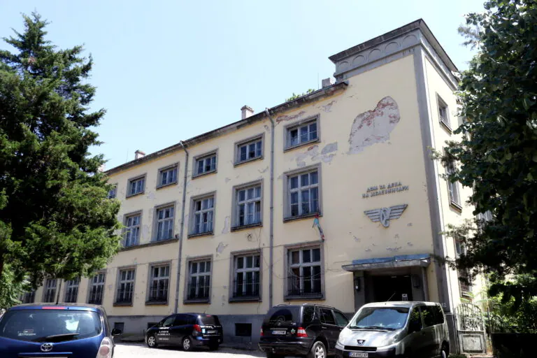 Община Велико Търново иска да превърне жп пансиона в Етнографски музей