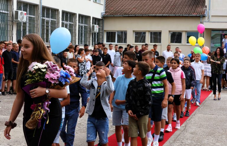 Спортно училище „Георги Живков“ вече е с пълни класни стаи